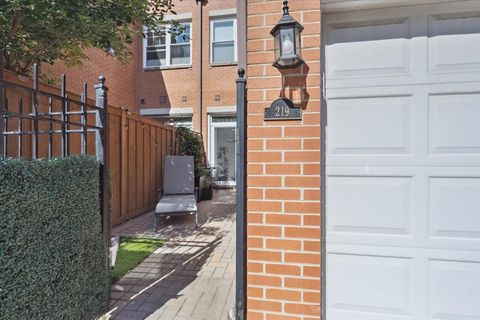 Tiny photo for 219 W Goethe Street, Chicago, IL 60610 (MLS # 12579797)