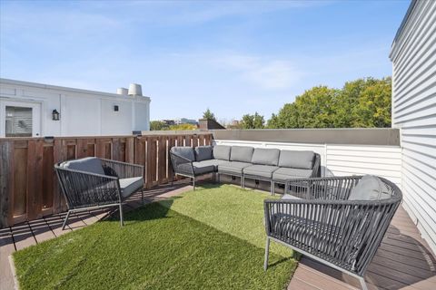 Tiny photo for 219 W Goethe Street, Chicago, IL 60610 (MLS # 12579797)