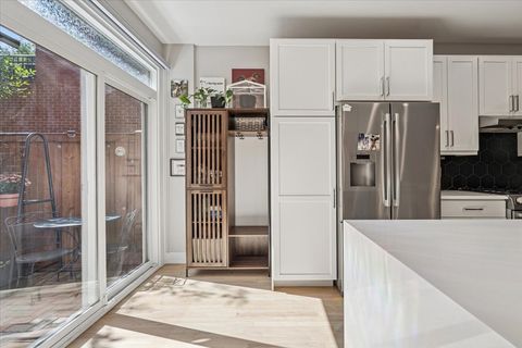 Tiny photo for 219 W Goethe Street, Chicago, IL 60610 (MLS # 12579797)