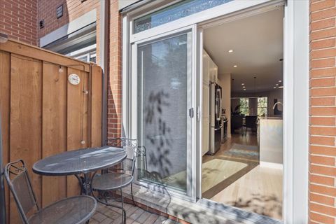 Tiny photo for 219 W Goethe Street, Chicago, IL 60610 (MLS # 12579797)