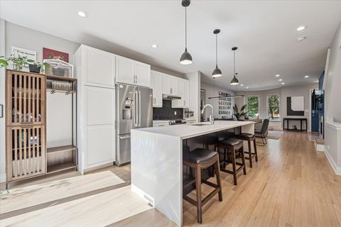 Tiny photo for 219 W Goethe Street, Chicago, IL 60610 (MLS # 12579797)