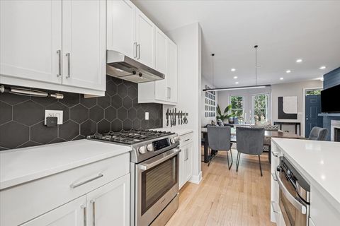 Tiny photo for 219 W Goethe Street, Chicago, IL 60610 (MLS # 12579797)