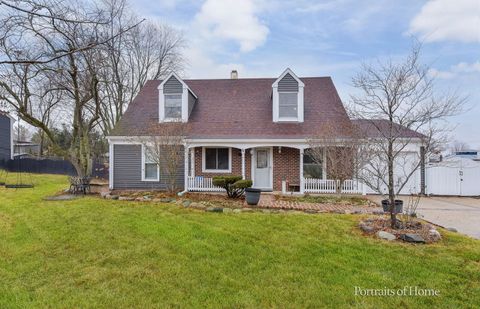 Photo of 930 Maple Court, Bartlett, IL 60103 (MLS # 12590531)