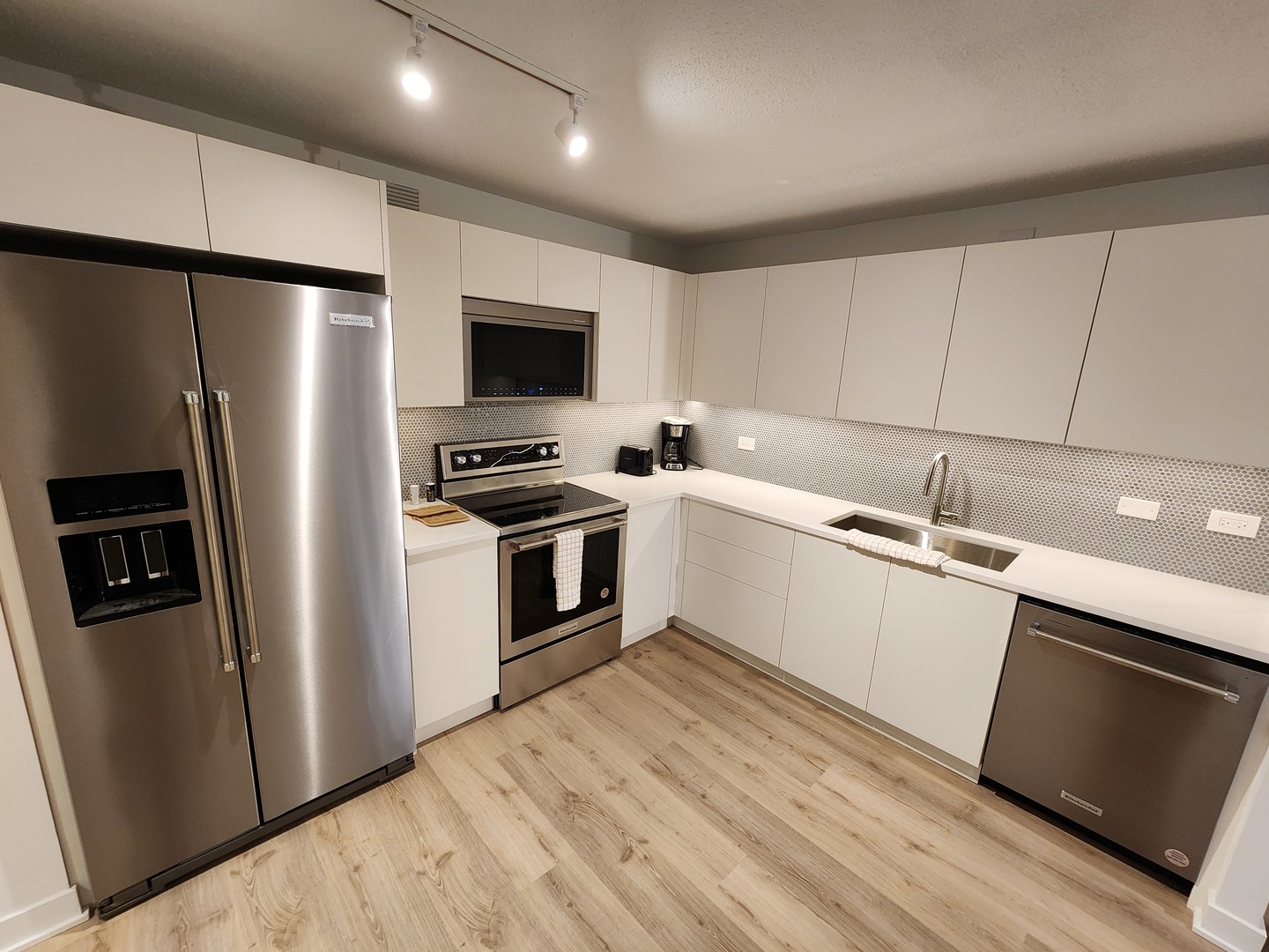 360 E Randolph Street 1807