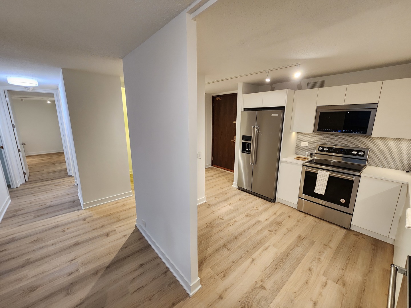 360 E Randolph Street 1807