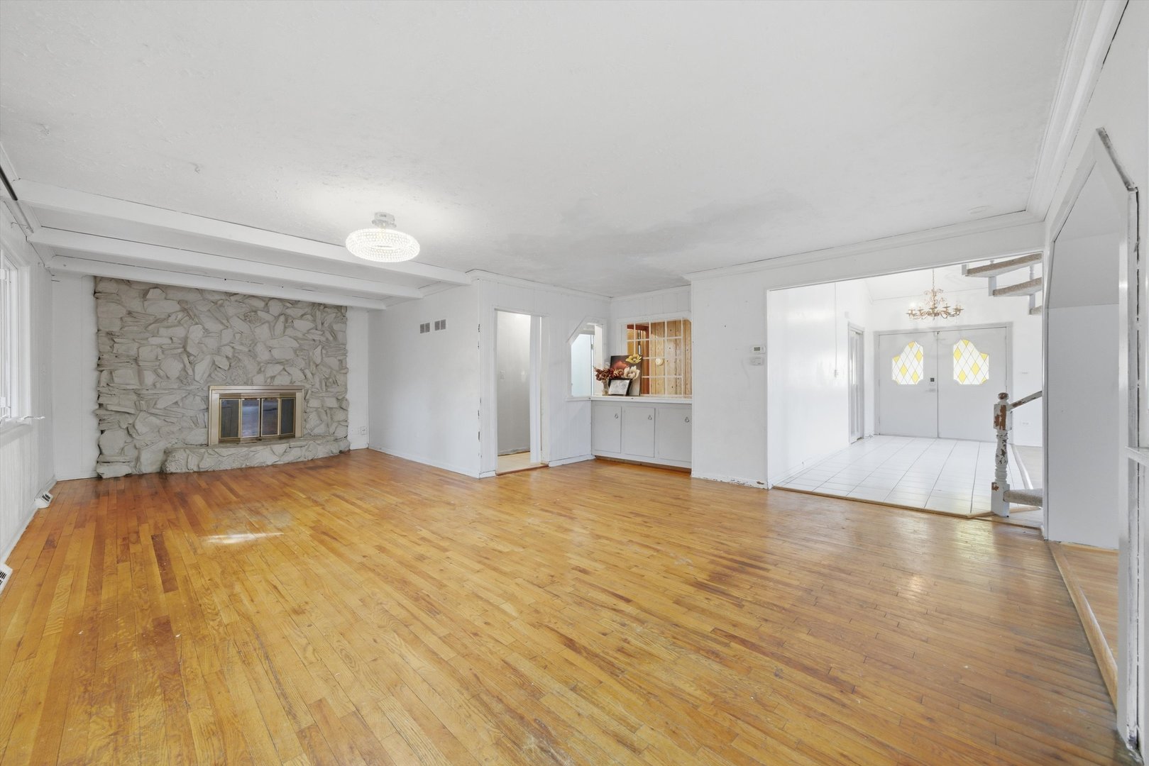 16861 Thackery Avenue