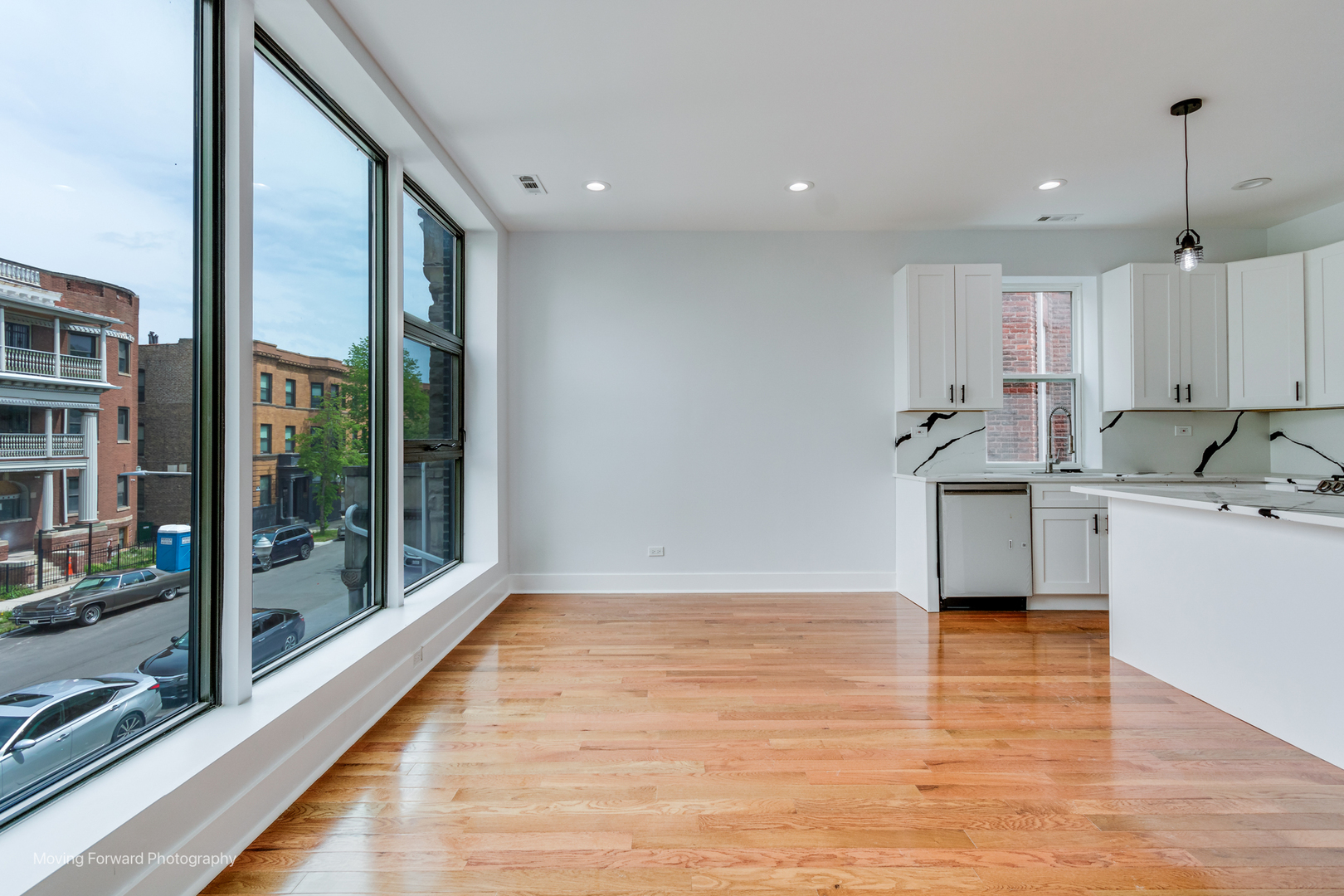 437 E 48th Street - Photo 3