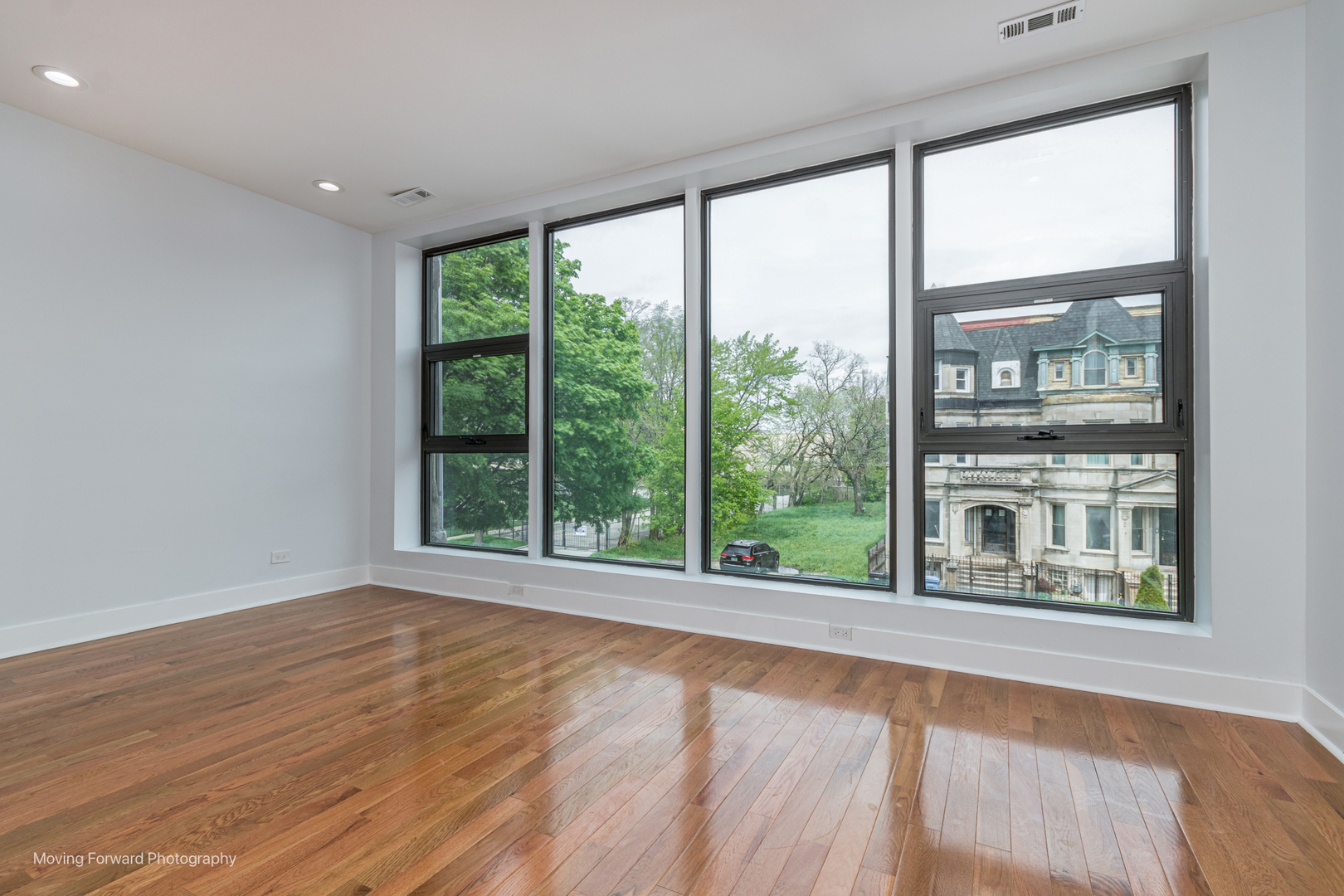 437 E 48th Street - Photo 4