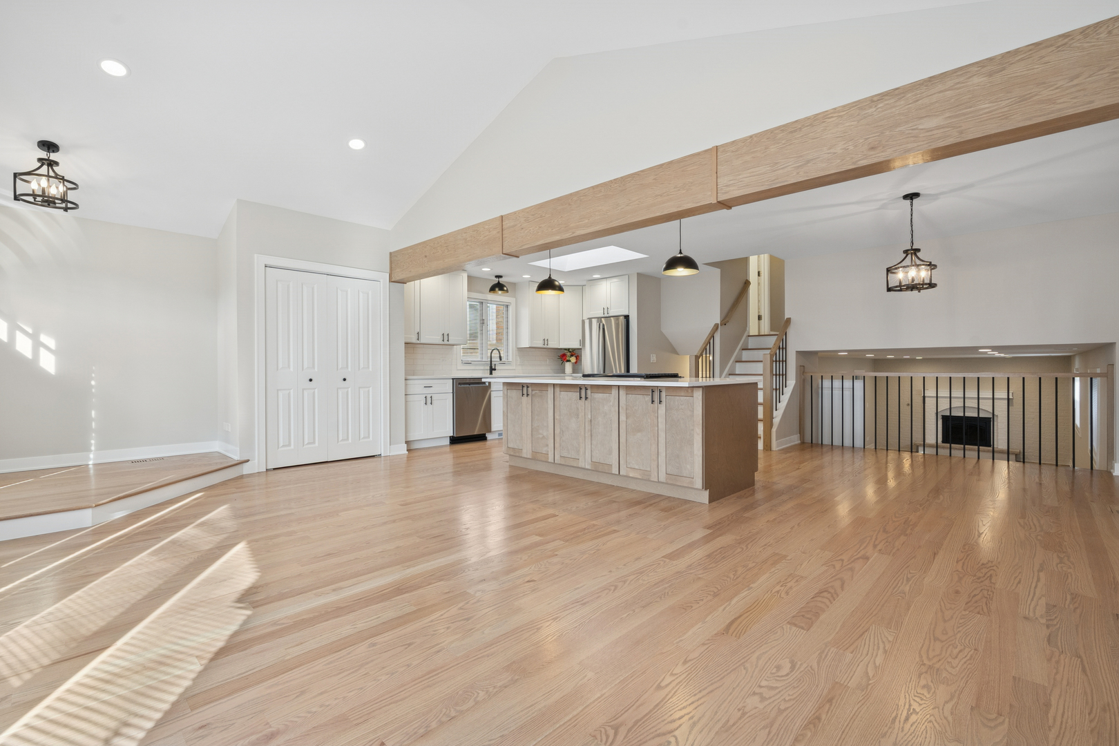 5345 S Nordica Avenue