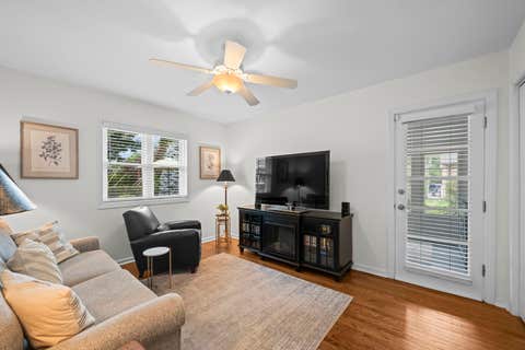 Tiny photo for 518 S See Gwun Avenue, Mount Prospect, IL 60056 (MLS # 12660953)