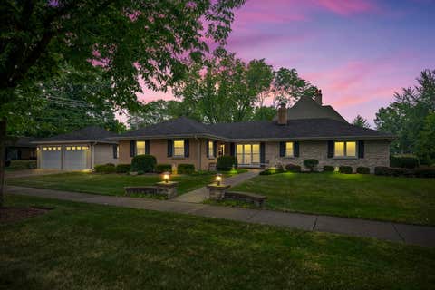 Tiny photo for 518 S See Gwun Avenue, Mount Prospect, IL 60056 (MLS # 12660953)