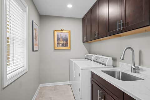 Tiny photo for 518 S See Gwun Avenue, Mount Prospect, IL 60056 (MLS # 12660953)