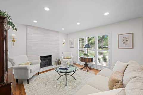 Tiny photo for 518 S See Gwun Avenue, Mount Prospect, IL 60056 (MLS # 12660953)