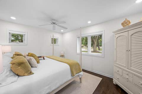 Tiny photo for 518 S See Gwun Avenue, Mount Prospect, IL 60056 (MLS # 12660953)