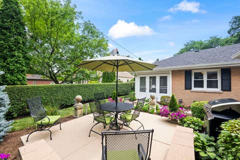 Tiny photo for 518 S See Gwun Avenue, Mount Prospect, IL 60056 (MLS # 12660953)