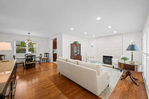 Tiny photo for 518 S See Gwun Avenue, Mount Prospect, IL 60056 (MLS # 12660953)