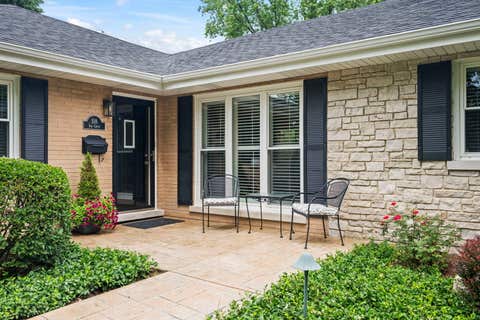 Tiny photo for 518 S See Gwun Avenue, Mount Prospect, IL 60056 (MLS # 12660953)