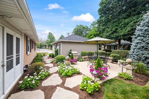 Tiny photo for 518 S See Gwun Avenue, Mount Prospect, IL 60056 (MLS # 12660953)