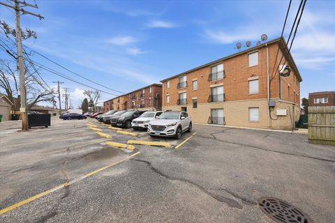 Tiny photo for 3423 Ridgeland Avenue #102, Berwyn, IL 60402 (MLS # 12596594)