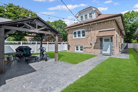 Tiny photo for 2302 Scoville Avenue, Berwyn, IL 60402 (MLS # 12448587)