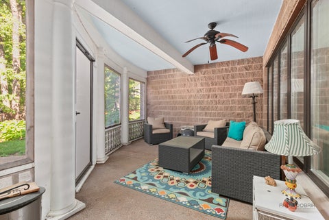 Tiny photo for 1302 Hawthorne Lane #1302, Hinsdale, IL 60521 (MLS # 12752005)