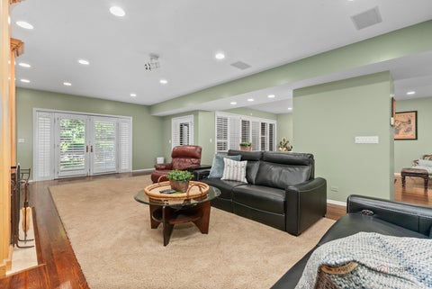 Tiny photo for 1302 Hawthorne Lane #1302, Hinsdale, IL 60521 (MLS # 12752005)