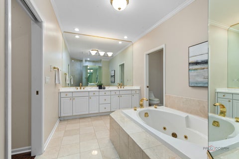 Tiny photo for 1302 Hawthorne Lane #1302, Hinsdale, IL 60521 (MLS # 12752005)