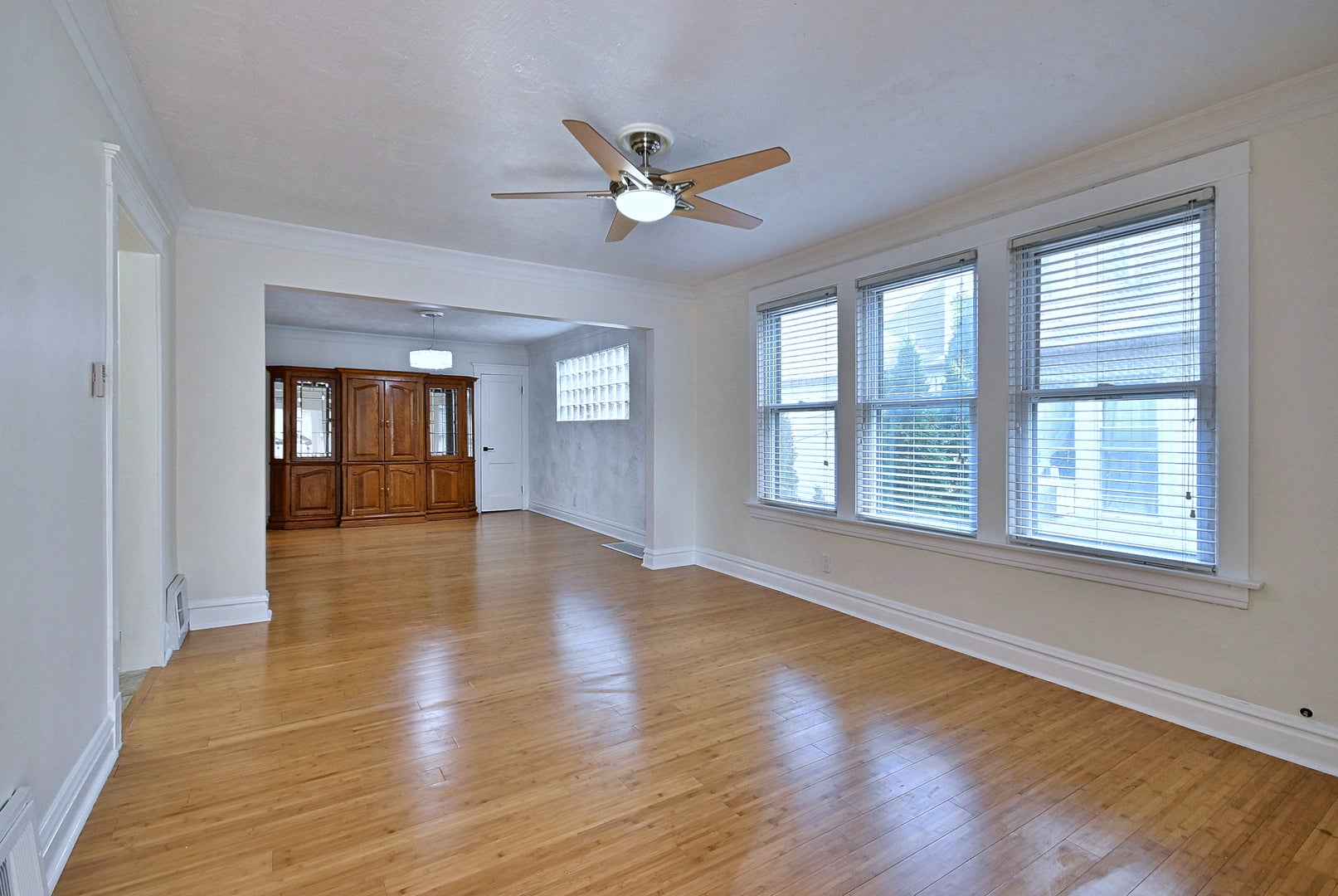 2726 S 60th Court
