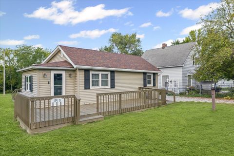 Tiny photo for 1910 Adams Street, Tilton, IL 61833 (MLS # 12482438)