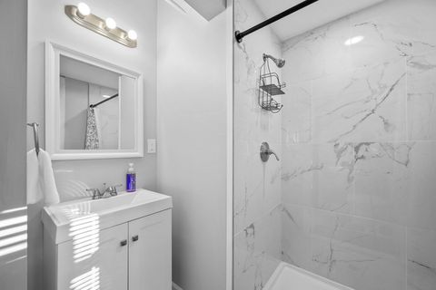 Tiny photo for 1009 Arlington Court, Davenport, IA 52803 (MLS # 12617730)