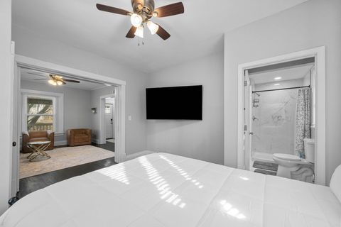 Tiny photo for 1009 Arlington Court, Davenport, IA 52803 (MLS # 12617730)