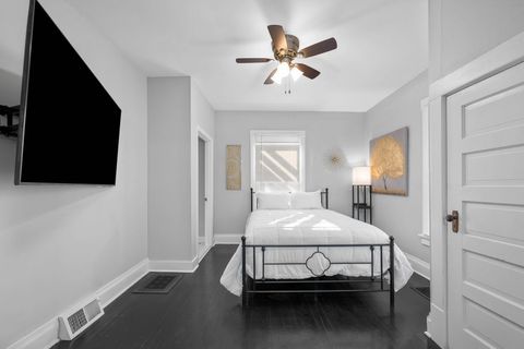 Tiny photo for 1009 Arlington Court, Davenport, IA 52803 (MLS # 12617730)