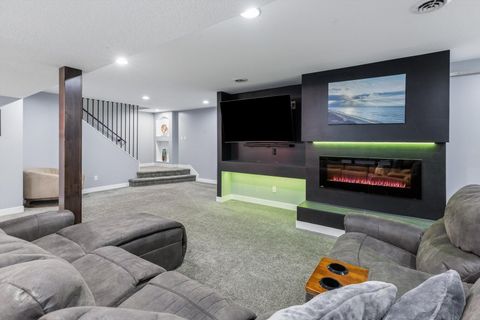 Tiny photo for 1008 W Scott Street, Eldridge, IA 52748 (MLS # 12587837)