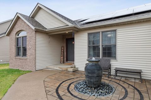 Tiny photo for 1008 W Scott Street, Eldridge, IA 52748 (MLS # 12587837)