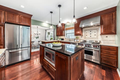 Tiny photo for 612 Burning Tree Lane, Naperville, IL 60563 (MLS # 12714850)