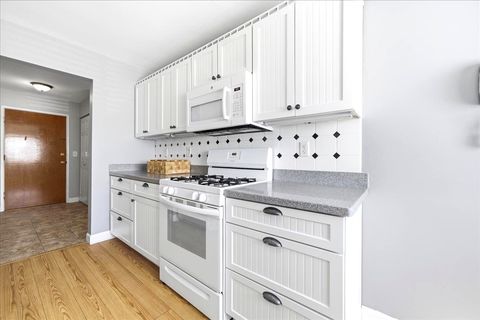 Tiny photo for 1311 S Finley Road #203, Lombard, IL 60148 (MLS # 12597593)