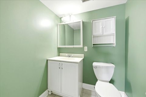 Tiny photo for 1311 S Finley Road #203, Lombard, IL 60148 (MLS # 12597593)