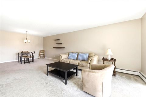 Tiny photo for 1311 S Finley Road #203, Lombard, IL 60148 (MLS # 12597593)