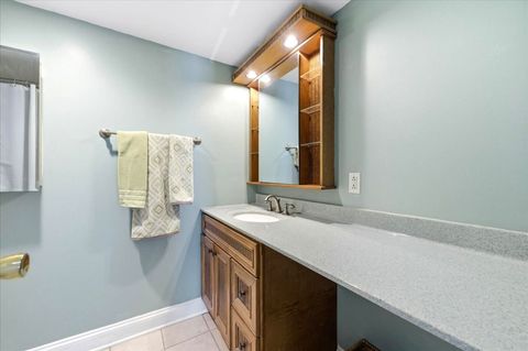 Tiny photo for 1311 S Finley Road #203, Lombard, IL 60148 (MLS # 12597593)