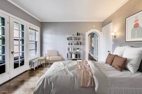 Tiny photo for 1615 E Hyde Park Boulevard #2, Chicago, IL 60615 (MLS # 12594132)