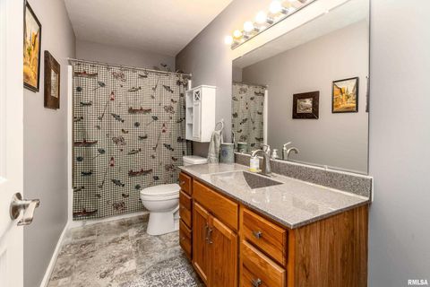 Tiny photo for 905 N GRANITE Street, Marion, IL 62959 (MLS # EB458746)