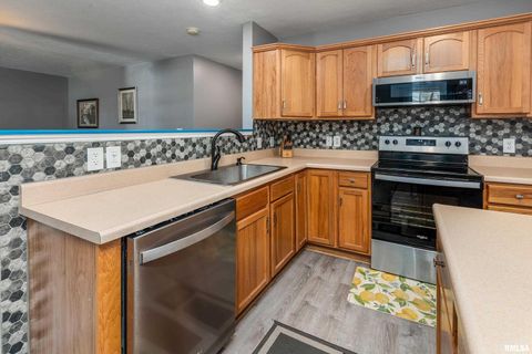 Tiny photo for 905 N GRANITE Street, Marion, IL 62959 (MLS # EB458746)