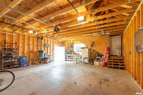 Tiny photo for 905 N GRANITE Street, Marion, IL 62959 (MLS # EB458746)