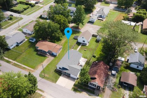 Tiny photo for 905 N GRANITE Street, Marion, IL 62959 (MLS # EB458746)