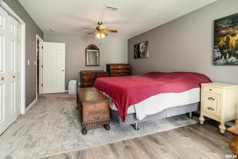 Tiny photo for 905 N GRANITE Street, Marion, IL 62959 (MLS # EB458746)