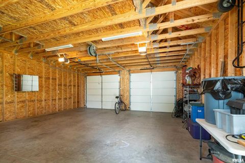 Tiny photo for 905 N GRANITE Street, Marion, IL 62959 (MLS # EB458746)