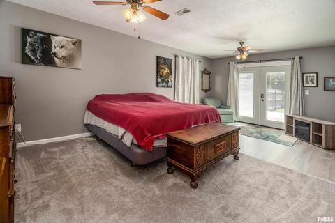 Tiny photo for 905 N GRANITE Street, Marion, IL 62959 (MLS # EB458746)