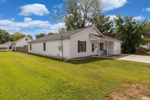 Tiny photo for 905 N GRANITE Street, Marion, IL 62959 (MLS # EB458746)
