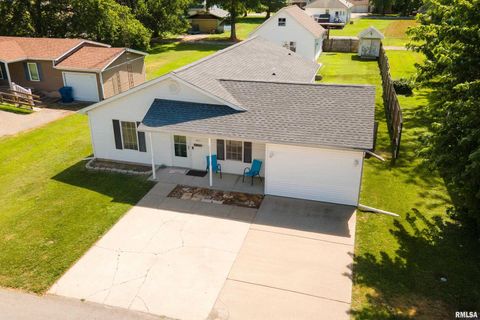 Tiny photo for 905 N GRANITE Street, Marion, IL 62959 (MLS # EB458746)