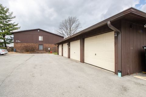 Photo of 107 65th Lake Drive #202, Westmont, IL 60559 (MLS # 12501358) Photo of 107 65th Lake Drive #202, Westmont, IL 60559 (MLS # 12501358)